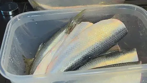 МАЛОСОЛЬНАЯ СЕЛЕДКА. Готовится просто, получается ОЧЕНЬ ВКУСНО 🥰 Сохраняйте рецепт