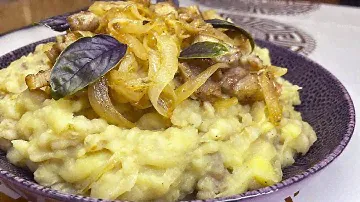 Беру КАРТОШКУ и ПЕРЛОВКУ! Добавляю ЛУК и вкуснейший ОБЕД готов!
